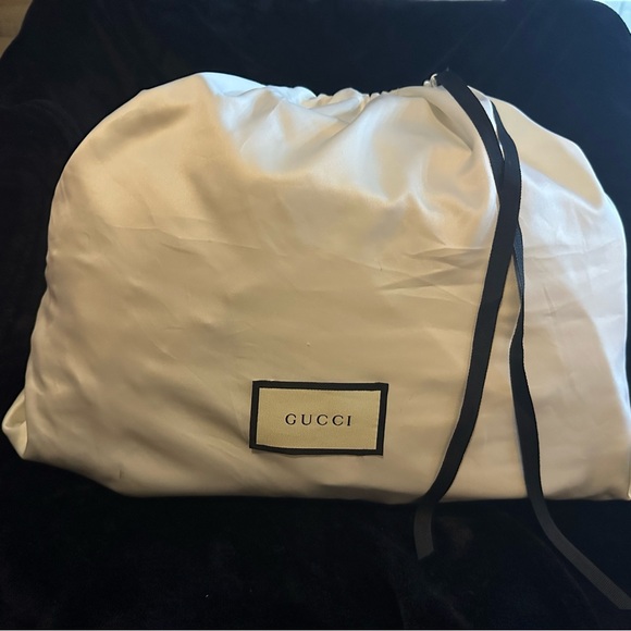 Medium signature top handle, leather satchel - Picture 2 of 8